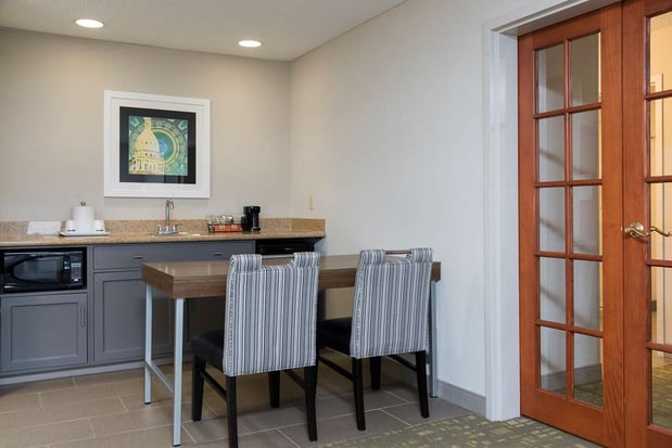 Images Hampton Inn & Suites East Lansing/Okemos