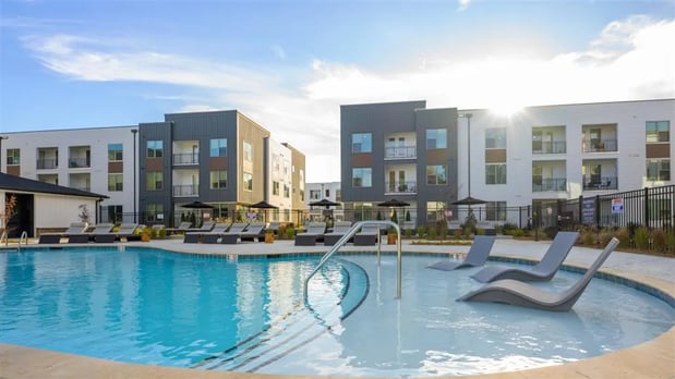 Images Elwood Apartments