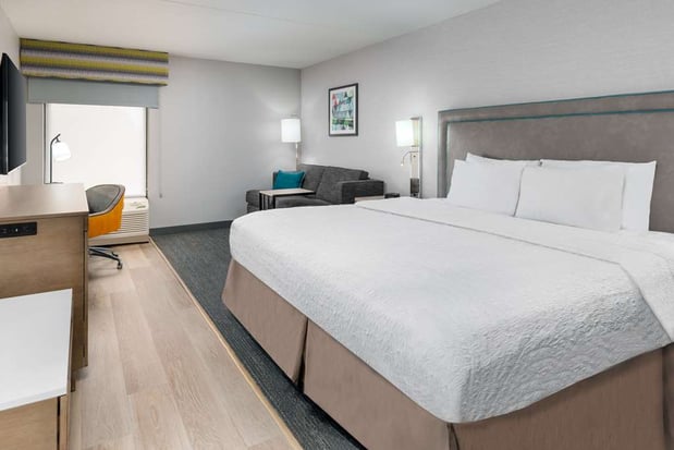 Images Hampton Inn Hartford/Airport
