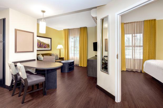 Images Candlewood Suites Building 38300