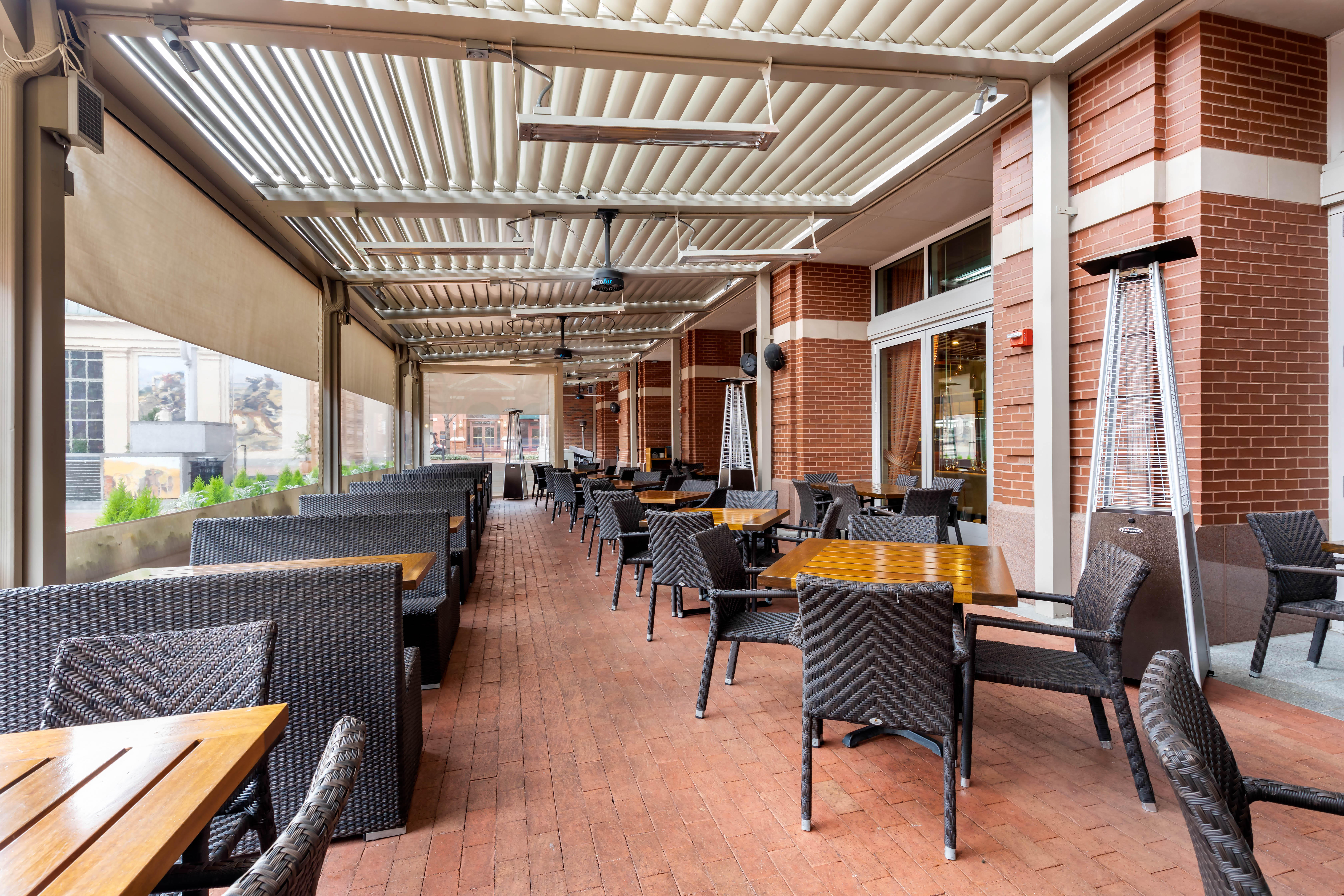 Del Frisco's Grille Fort Worth Patio group dining room