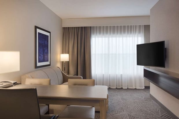 Images Embassy Suites by Hilton Kansas City Olathe