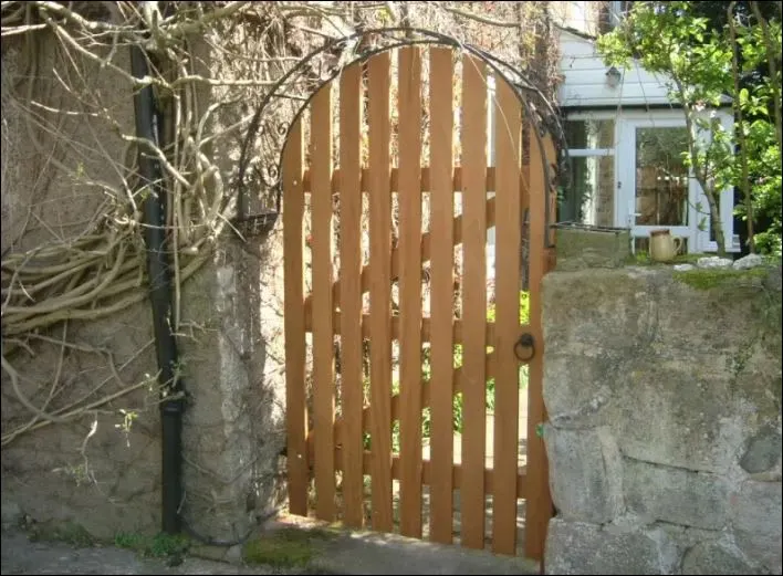 Images SJS Gates Ltd