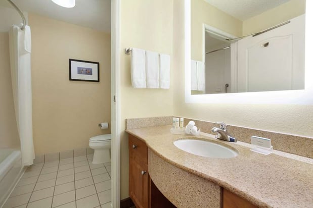 Images Homewood Suites by Hilton Oakland-Waterfront
