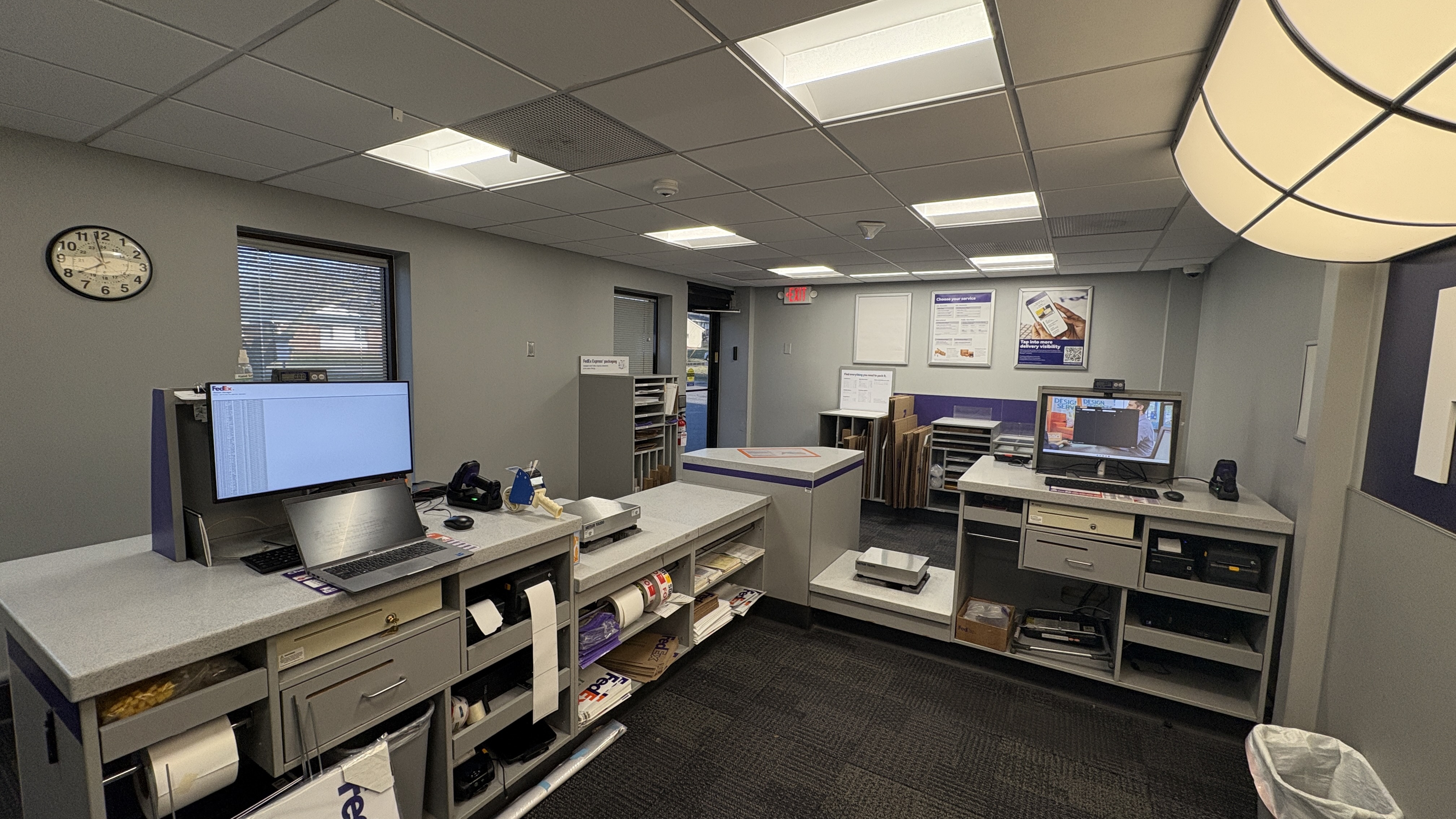Package Processing and Service Counter &ndash; Interior counter area at FedEx Ship Center Lincoln Nebraska for handling shipments, labeling, and customer drop-offs.