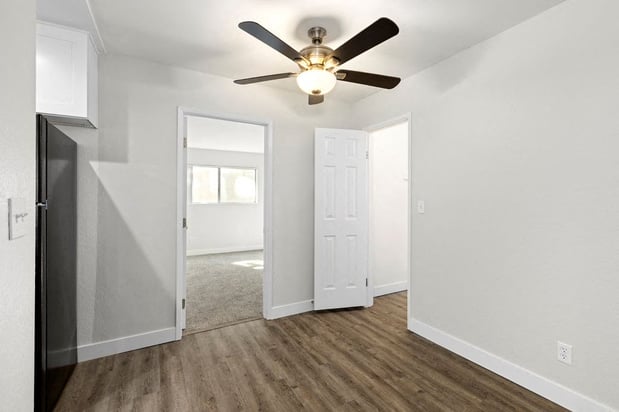 Images Topanga Canyon Apartments