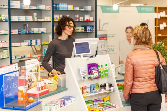 Merton-Apotheke - Partner von AVIE, Lurgiallee 6-8 in Frankfurt am Main