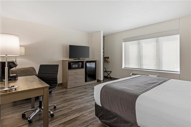 Images Executive Residency by Best Western Waterloo & Cedar Falls