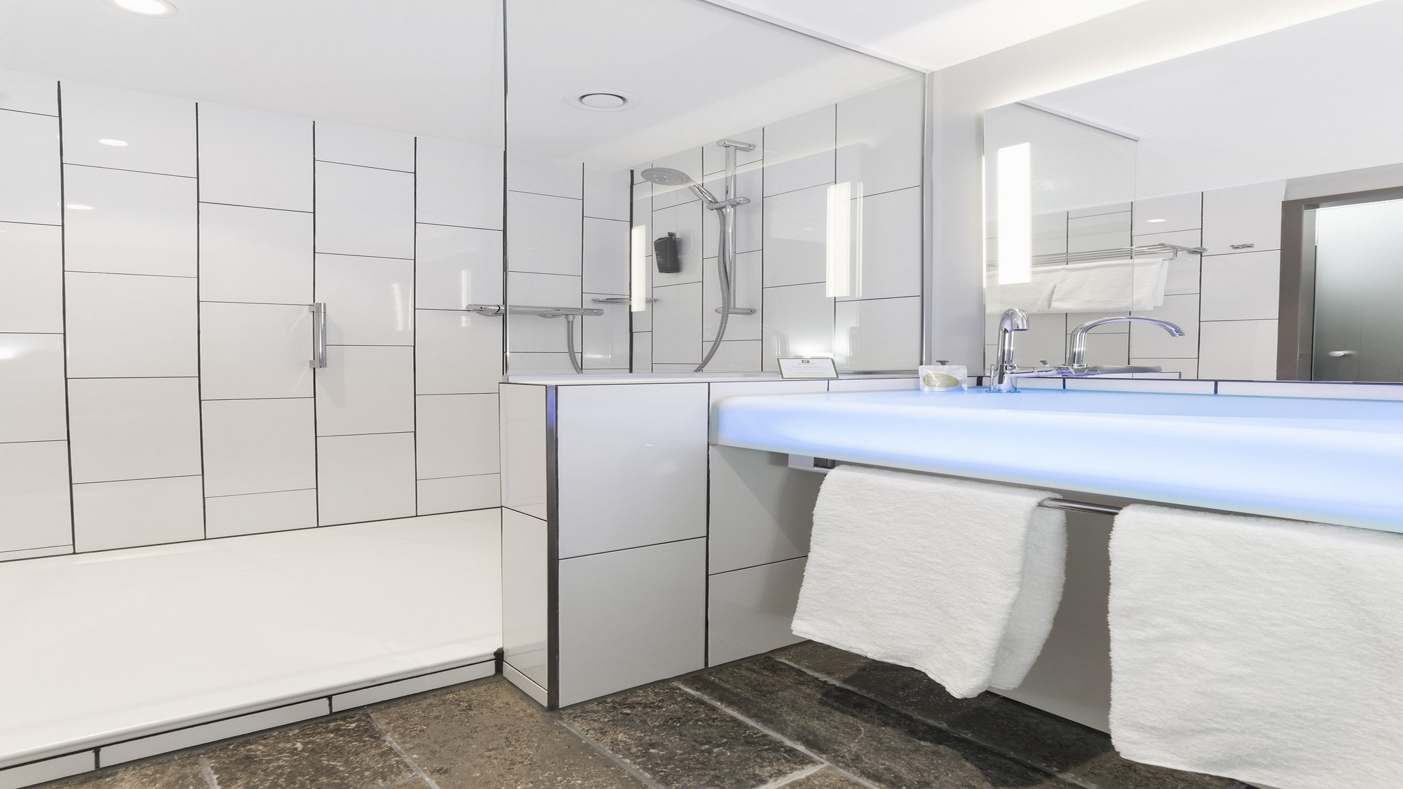 Holiday Inn Hamburg - City Nord by IHG, Kapstadtring 2A in Hamburg