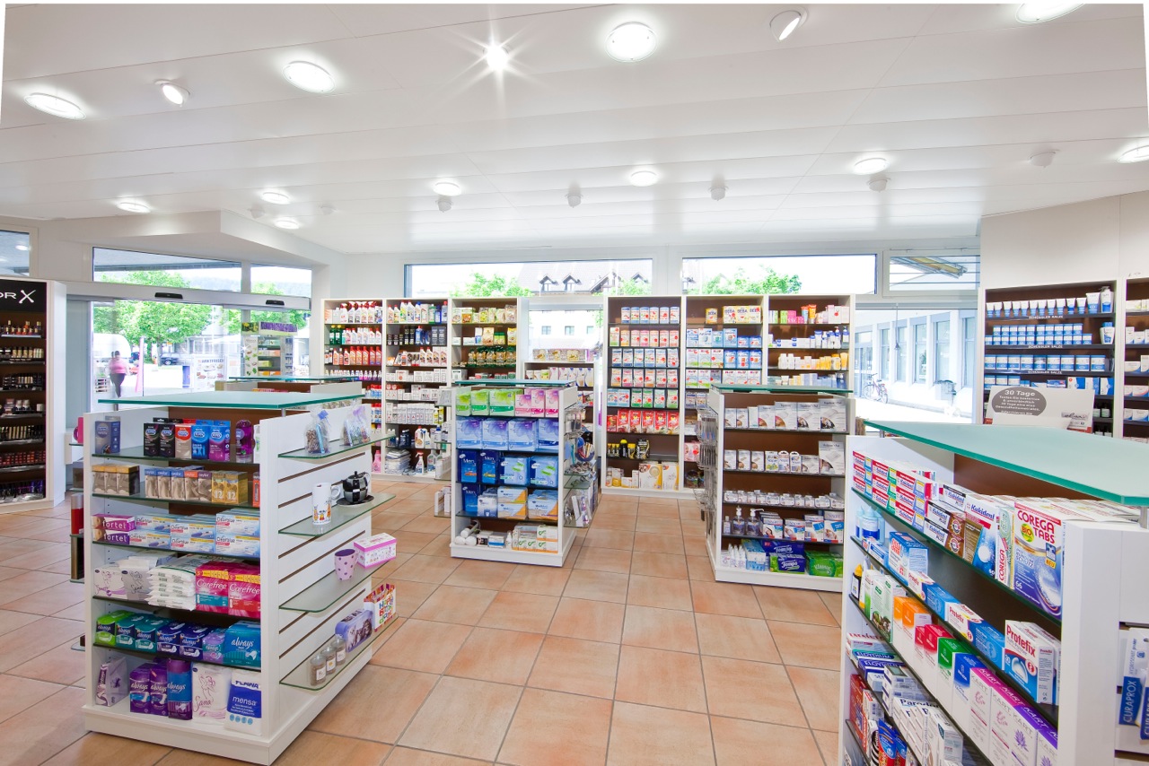 Apotheke-Drogerie Birrfeld, Flachsacherstrasse 15 in Lupfig