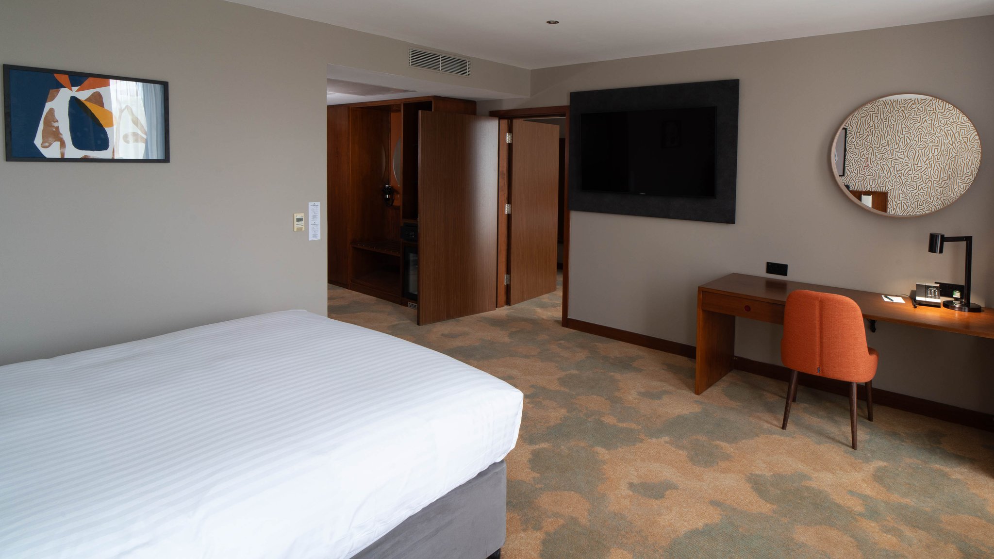 Images Holiday Inn Bristol City Centre by IHG