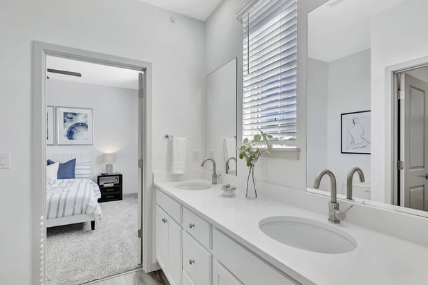 Images Arrive Longmont