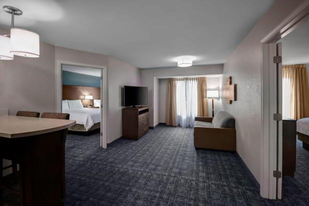 Images Staybridge Suites Southgate – Detroit Area by IHG