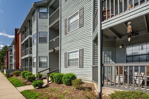 Images Franklin Woods Apartments