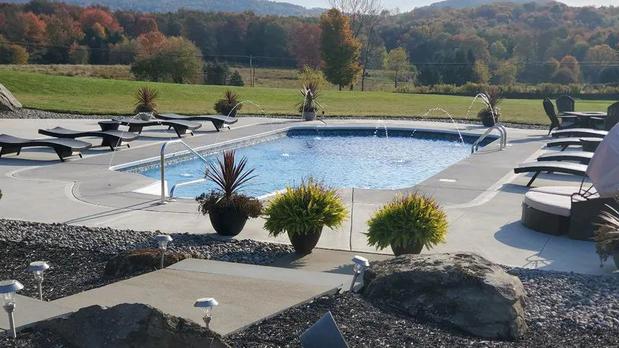 Images Custom Pools and Spas by DeRichie Inc.
