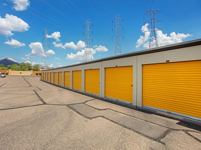 Images Extra Space Storage