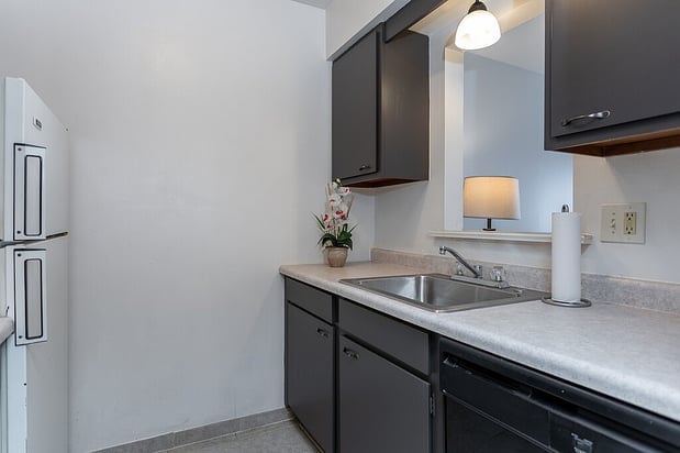 Images Garden Pool Apartments