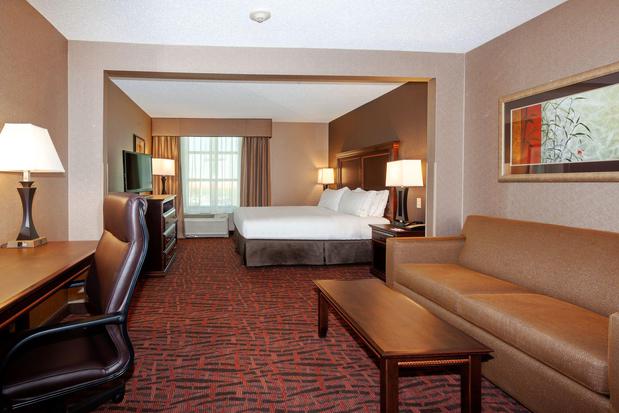 Images Holiday Inn Express & Suites Cheyenne, an IHG Hotel