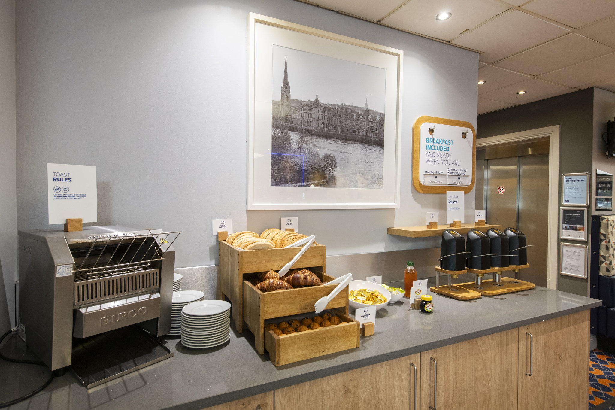 Images Holiday Inn Express Perth by IHG