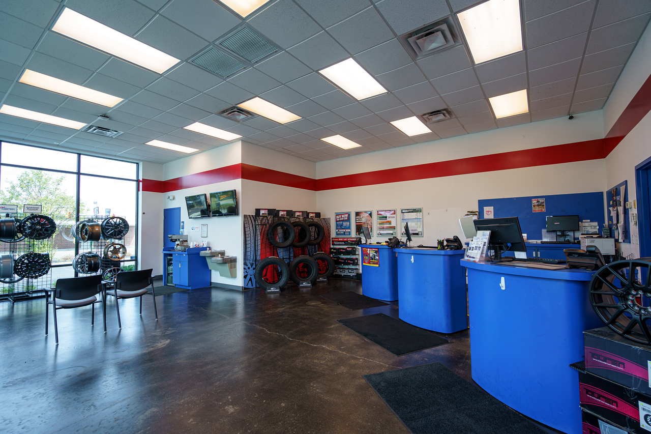 Tire Discounters on 2810 Stelzer Rd in Columbus