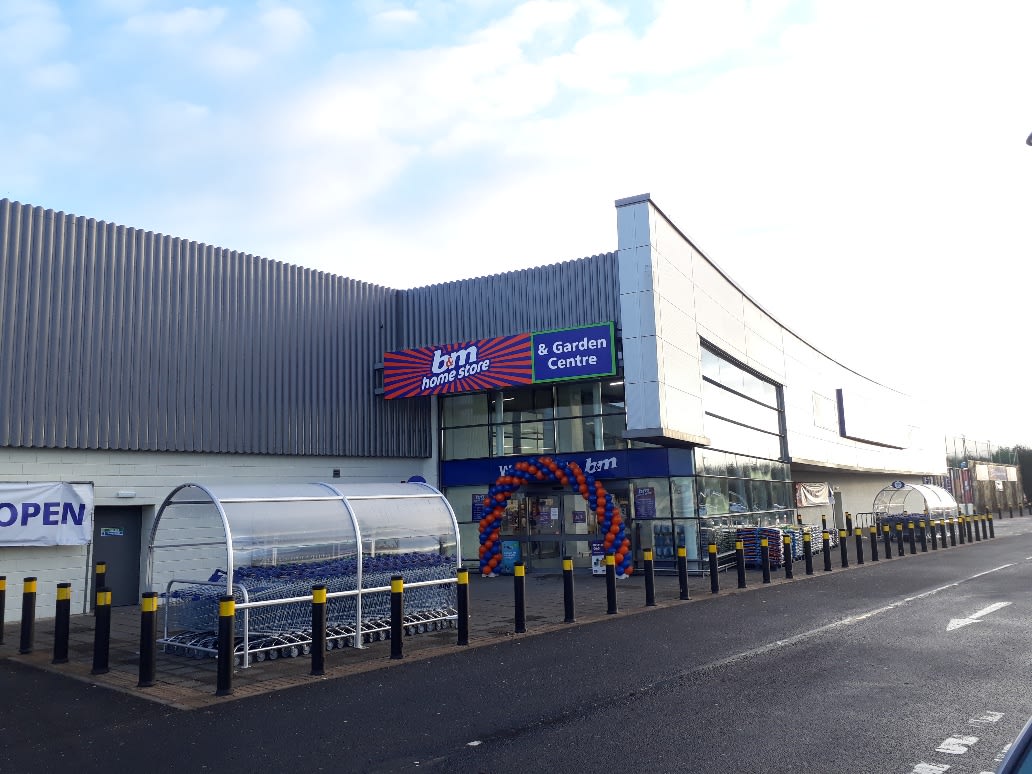 B&M's newest store opened its doors on Friday (13th March 2020) in Robroyston, Glasgow. The B&M Home Store is located at Wallace Well Retail Park.