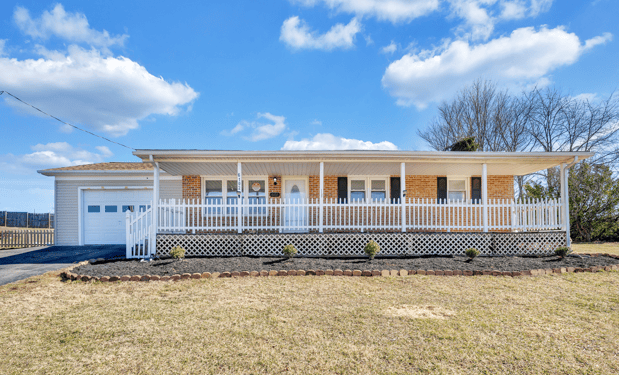 Images Damon Gettier and Associates, Realtors-Brokered by Real Broker LLC