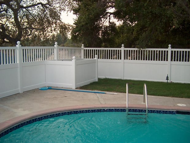 Images Practic Vinyl Fencing- Rosemead