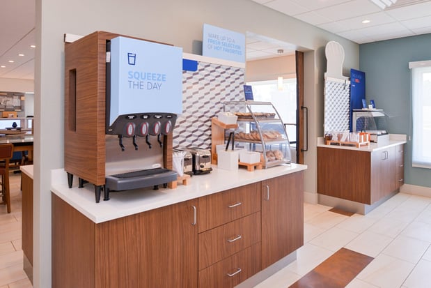 Images Holiday Inn Express & Suites Omaha - 120th And Maple by IHG
