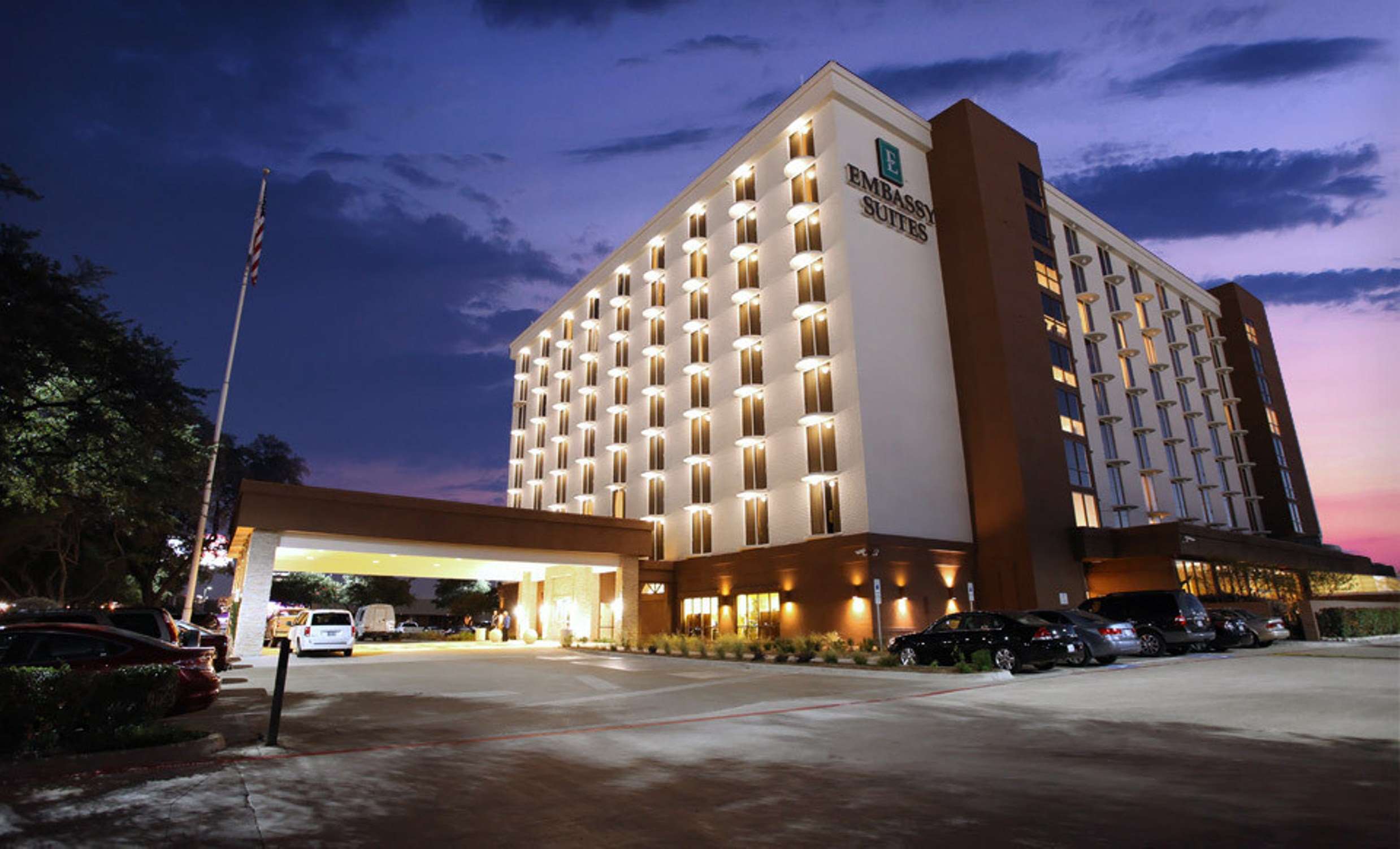 Embassy Suites by Hilton Dallas Market Center, 2727 N. Stemmons Freeway ...