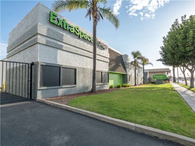 Alternate Beauty Image - Extra Space Storage at 3846 W Century Blvd, Inglewood, CA 90303