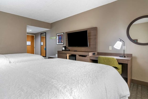 Images Hampton Inn & Suites Louisville East