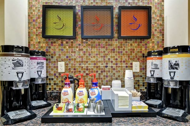 Images Hampton Inn & Suites Peoria at Grand Prairie, IL