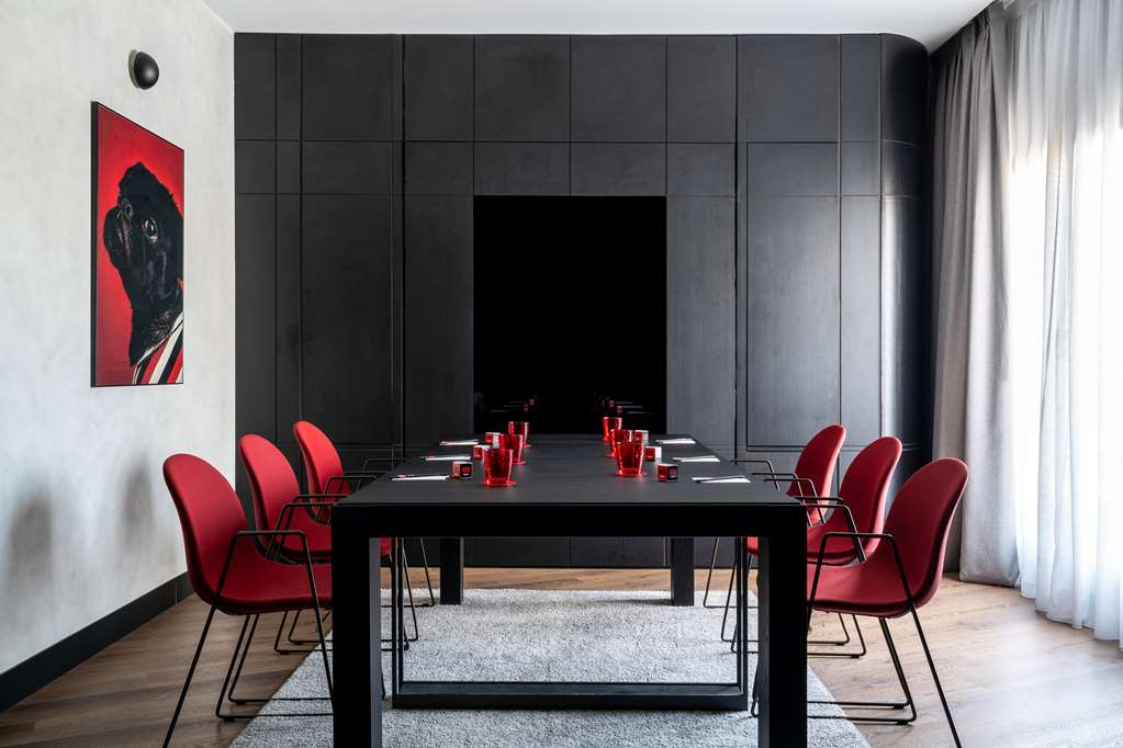Radisson RED Madrid