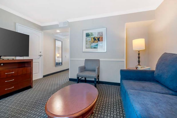 Images Best Western Plus Marina Shores Hotel