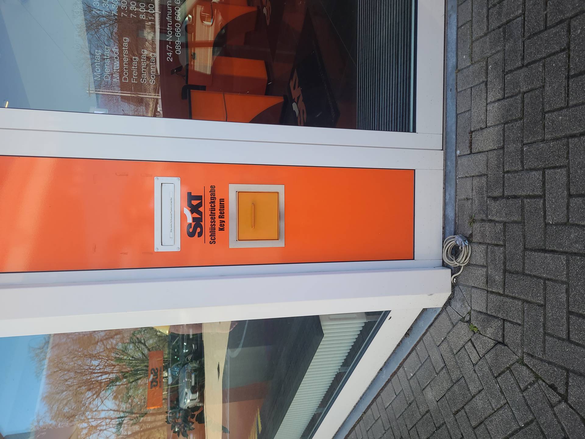 SIXT Autovermietung Karlsruhe Süd, Battstr. 2a in Karlsruhe