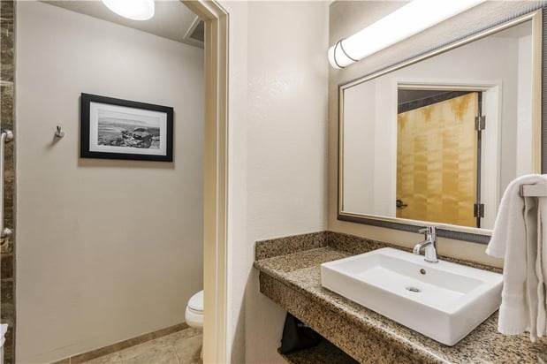 Images Best Western Plus Riverfront Hotel and Suites