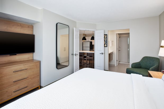 Images Staybridge Suites Omaha 80th And Dodge by IHG