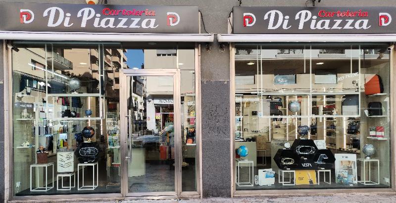 Images Di Piazza Cartoleria