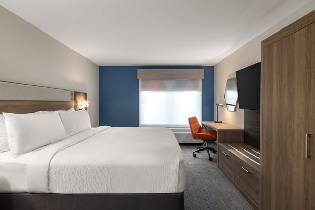 Images Holiday Inn Express Fayetteville - Fort Bragg by IHG
