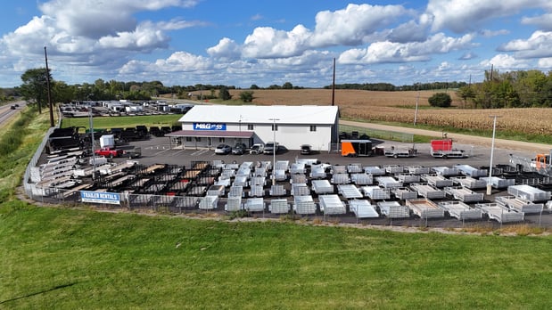 Images M&G Trailer on 55