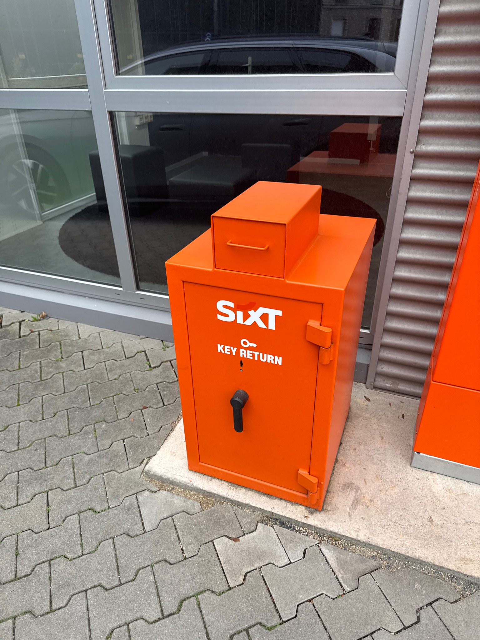 SIXT Frankfurt Truck Center, Ferdinand-Happ-Straße 1-7 in Frankfurt am Main