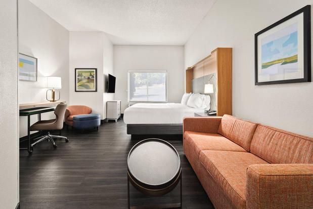 Images Holiday Inn & Suites Bothell by IHG