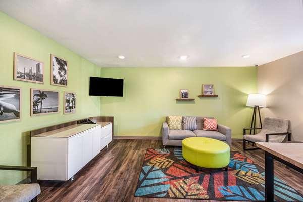 Images WoodSpring Suites Bradenton