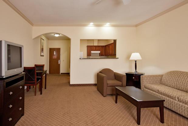 Images Holiday Inn Express & Suites la Porte, an IHG Hotel