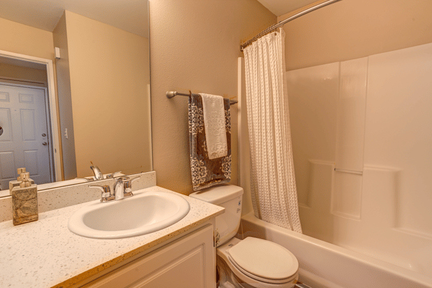 Images Commons at Hawthorn Village Apartments