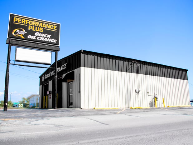 Images Performance Plus Quick Oil Change