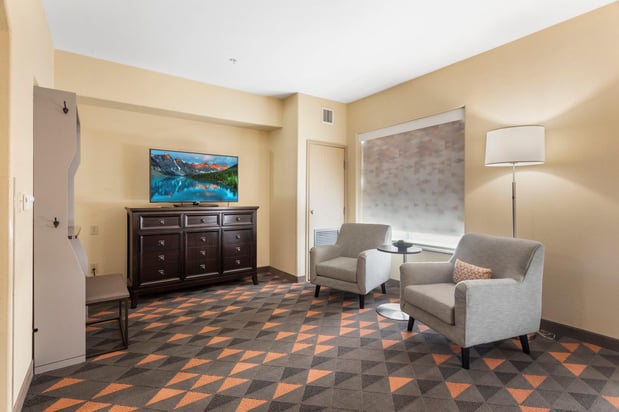 Images Holiday Inn & Suites Waco Northwest by IHG