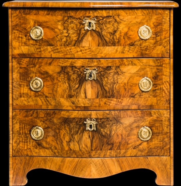 Bilder RUDOLF BOSCH HISTORICAL FURNITURE