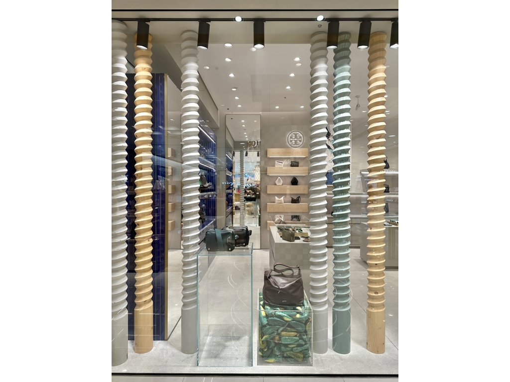 Images ロエベ 金沢香林坊大和店