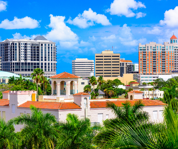Images Tetyana Hanna, Sarasota Real Estate Agent 〡 KW Coastal Living III